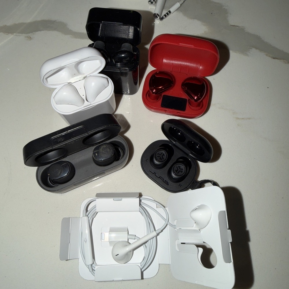 1+ LB Earbuds Headphones Cases Beats JLab Skullcandy Apple Style UNTESTED Lot - Picture 6 of 12